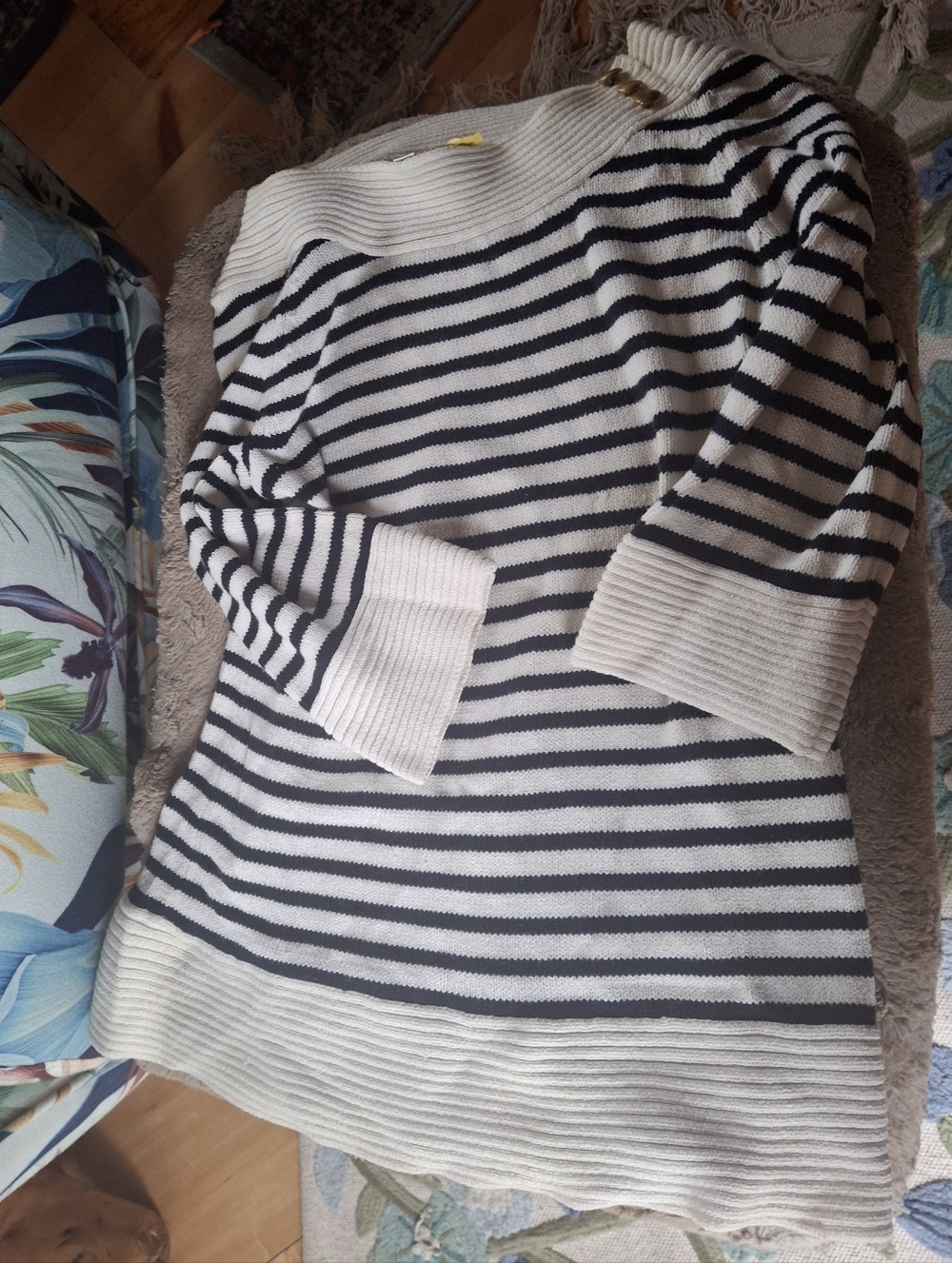 Striped Crewneck Knit Sweater in Black and White